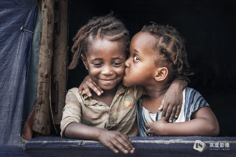 非洲孩童 The African children 龙凤英/FENGYING LONG